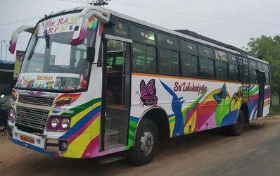 Side right of the bus